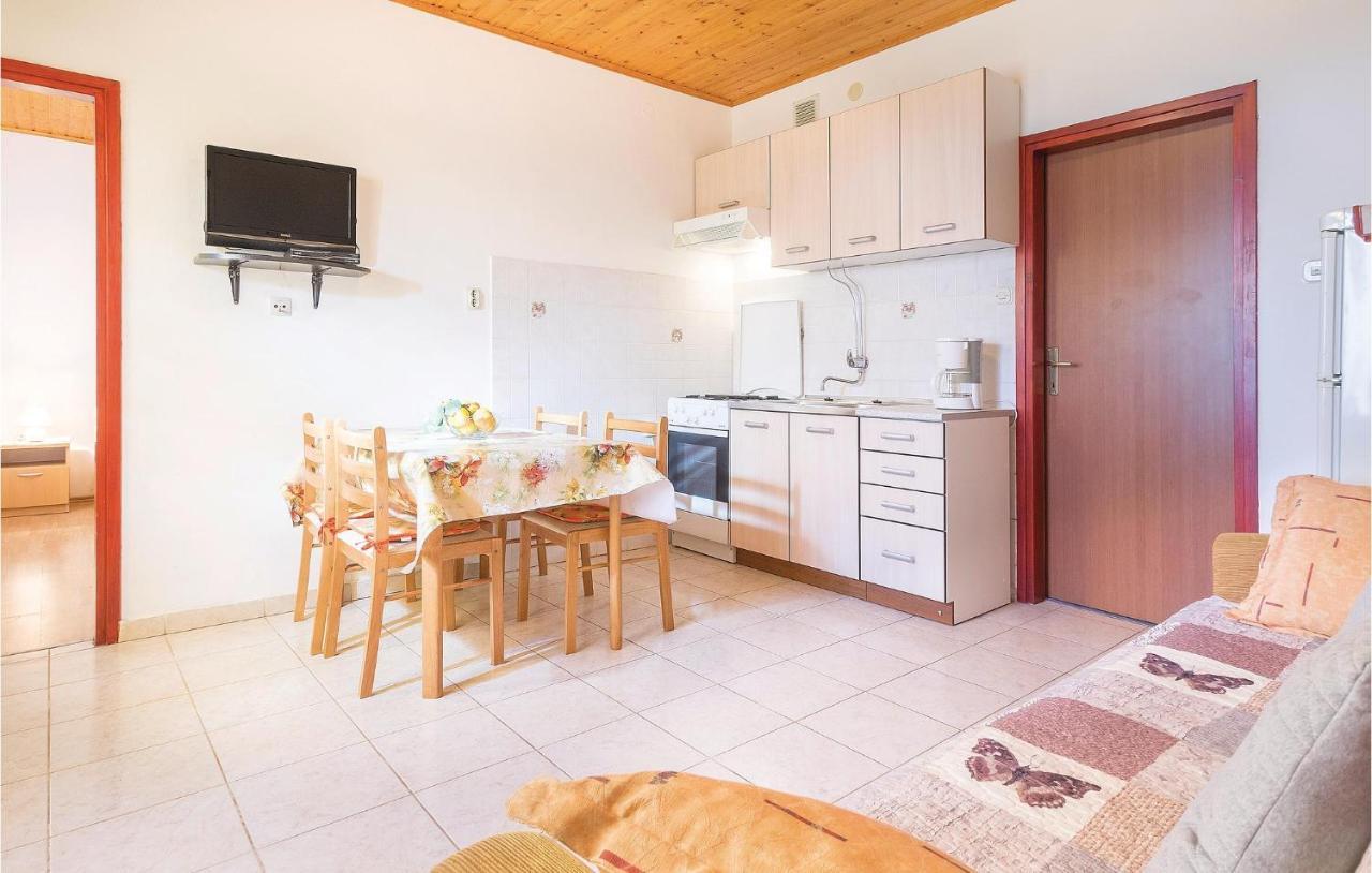 Awesome Apartment In Pula With Wifi ภายนอก รูปภาพ