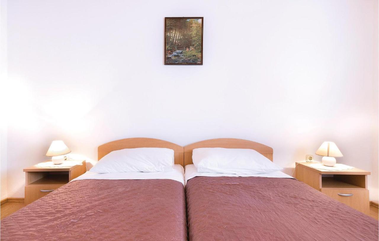 Awesome Apartment In Pula With Wifi ภายนอก รูปภาพ